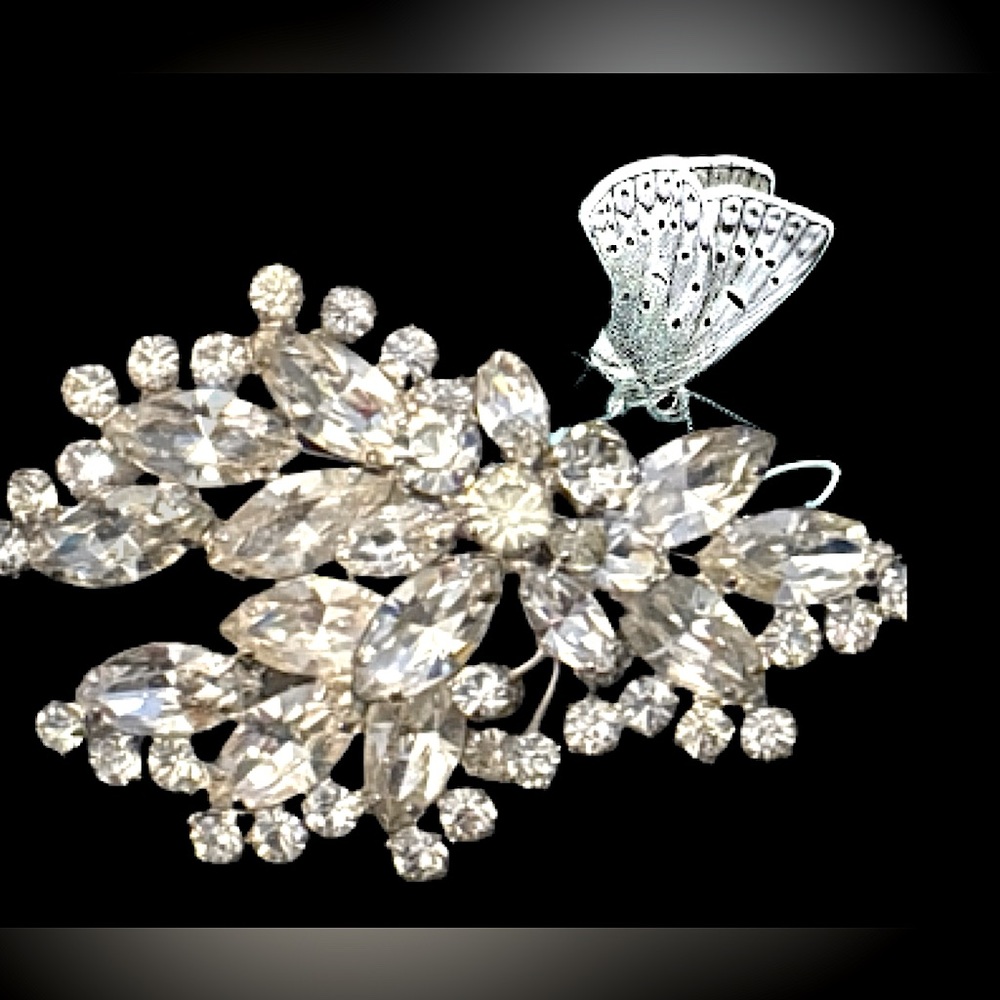 Vintage Old Hollywood Elegant Rhinestone Brooch